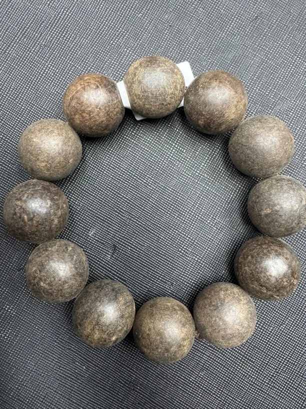 376沉木圆珠手串