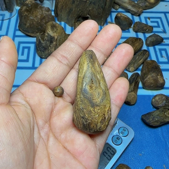 木若****居手工艺雕塑根雕木方板材8克