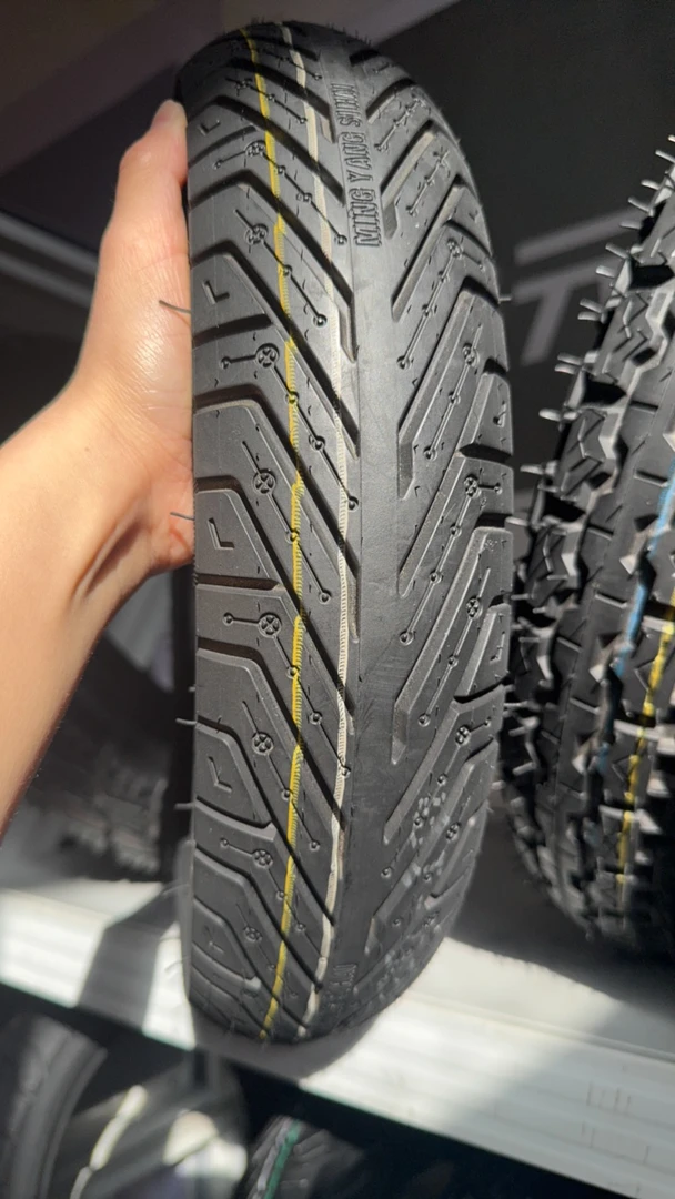 28号链接100/90-10踏板摩托车半热熔真空8层级厚度防滑耐磨