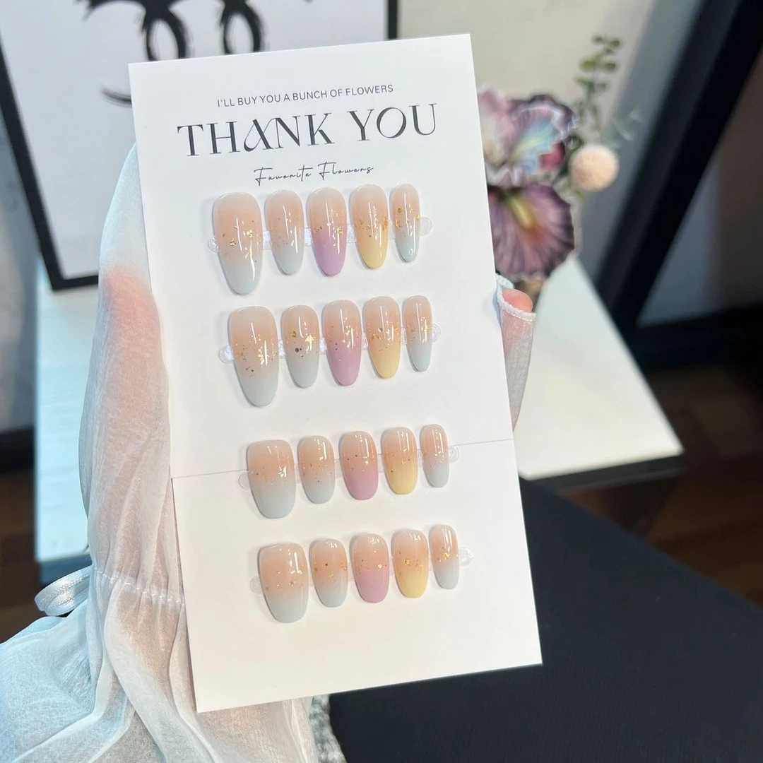 果汁汽水 日式椭圆 |糖果色夏日多巴胺爆款渐变显白穿戴式美甲