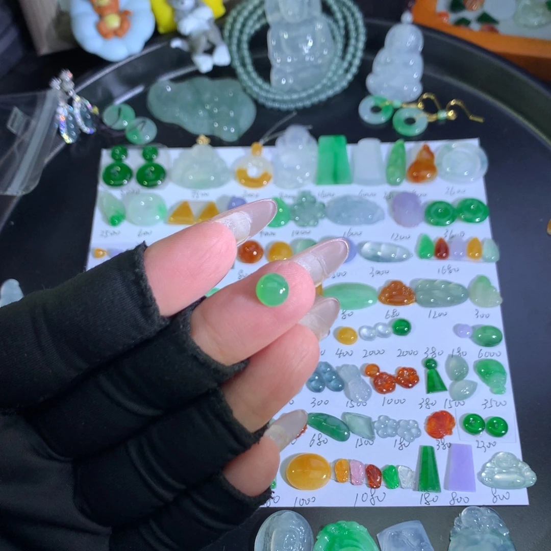 翡翠裸石未镶嵌绿蛋