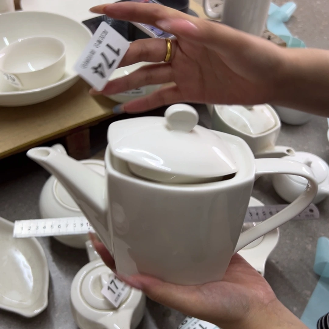 新骨瓷176微瑕暖白 方款 茶壶