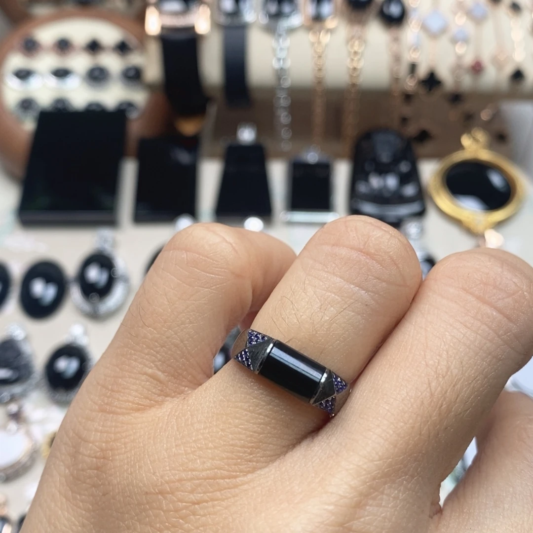 翡翠18K金镶嵌戒指