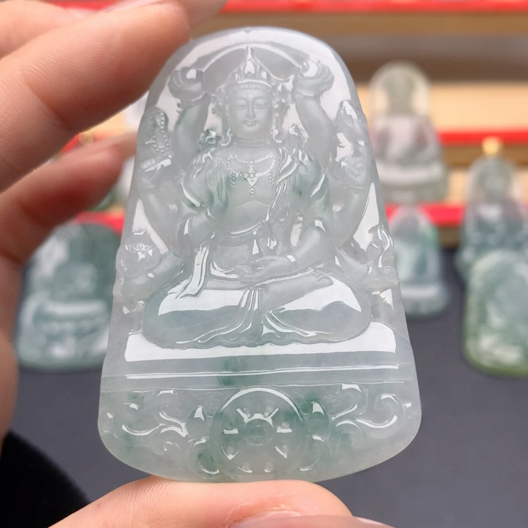 翡翠未镶嵌颈饰千手观音