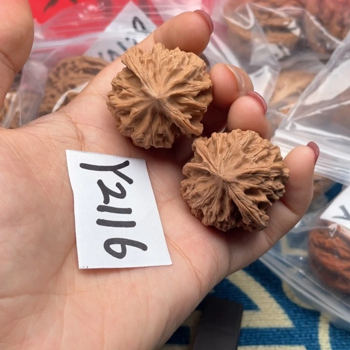 文玩核桃把件灯笼