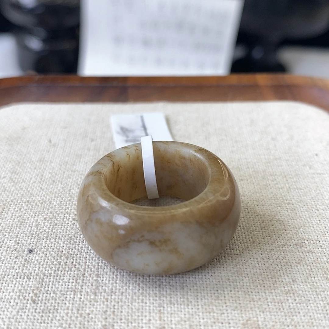 未镶嵌戒指和田玉Q62桂花糖轮胎16.8不退换