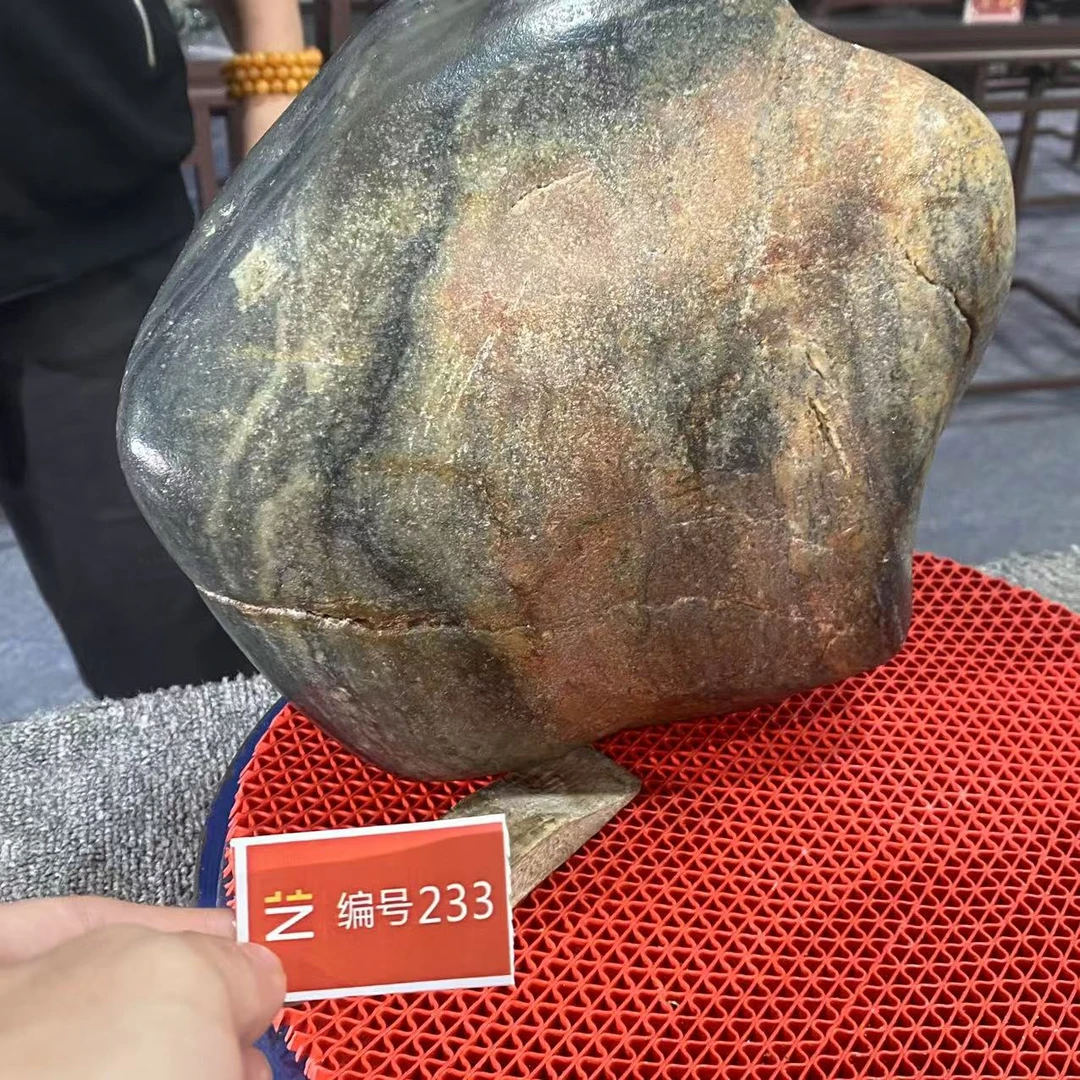 新疆玉料原石发一件编号233