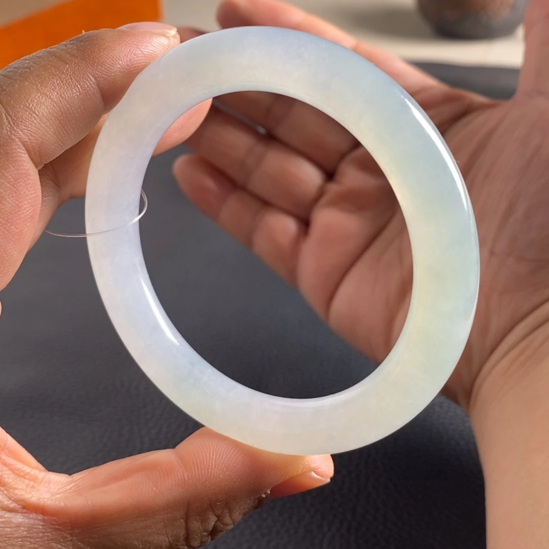 翡翠未镶嵌手镯（圆镯）天然翡翠手镯