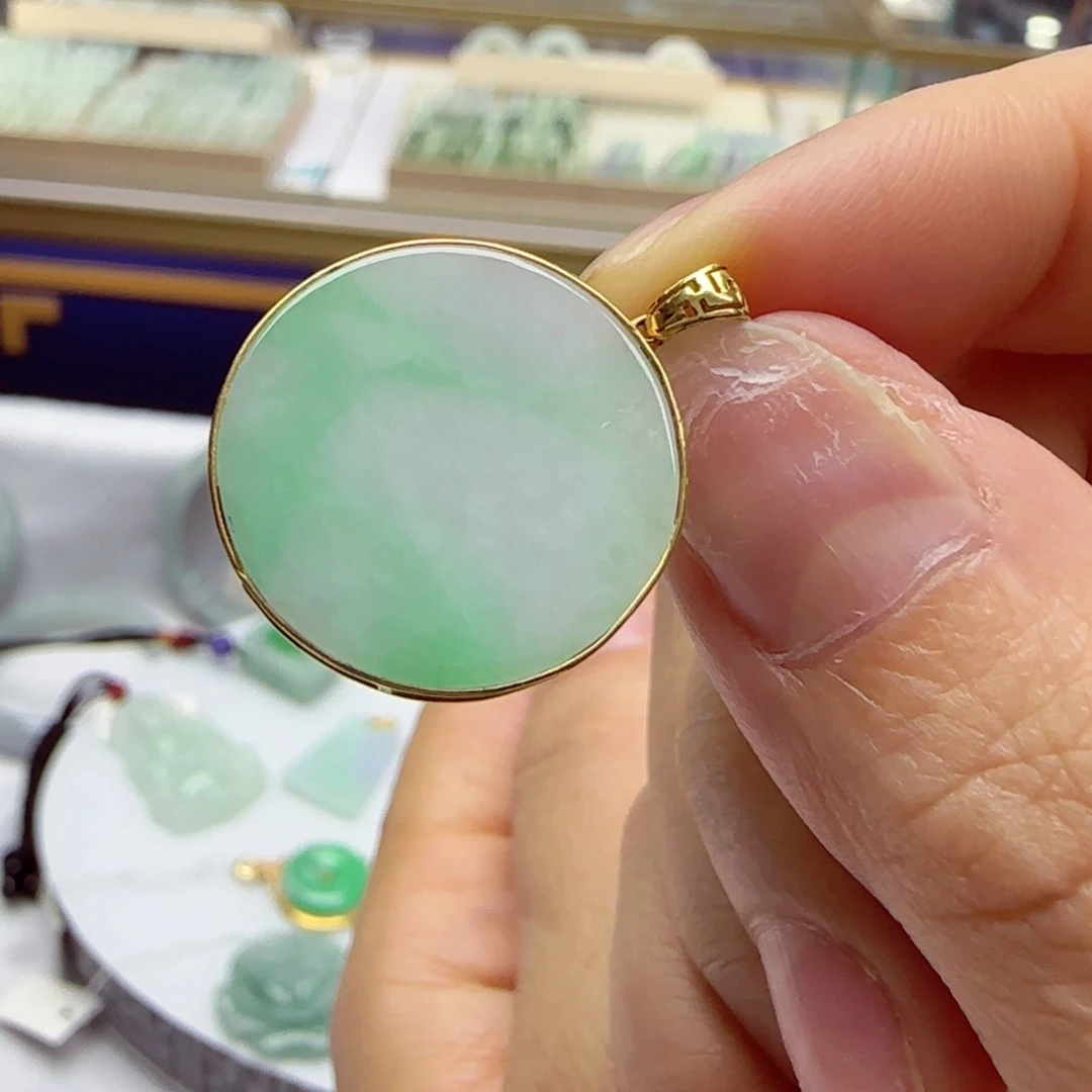 18K金镶嵌挂件翡翠无事