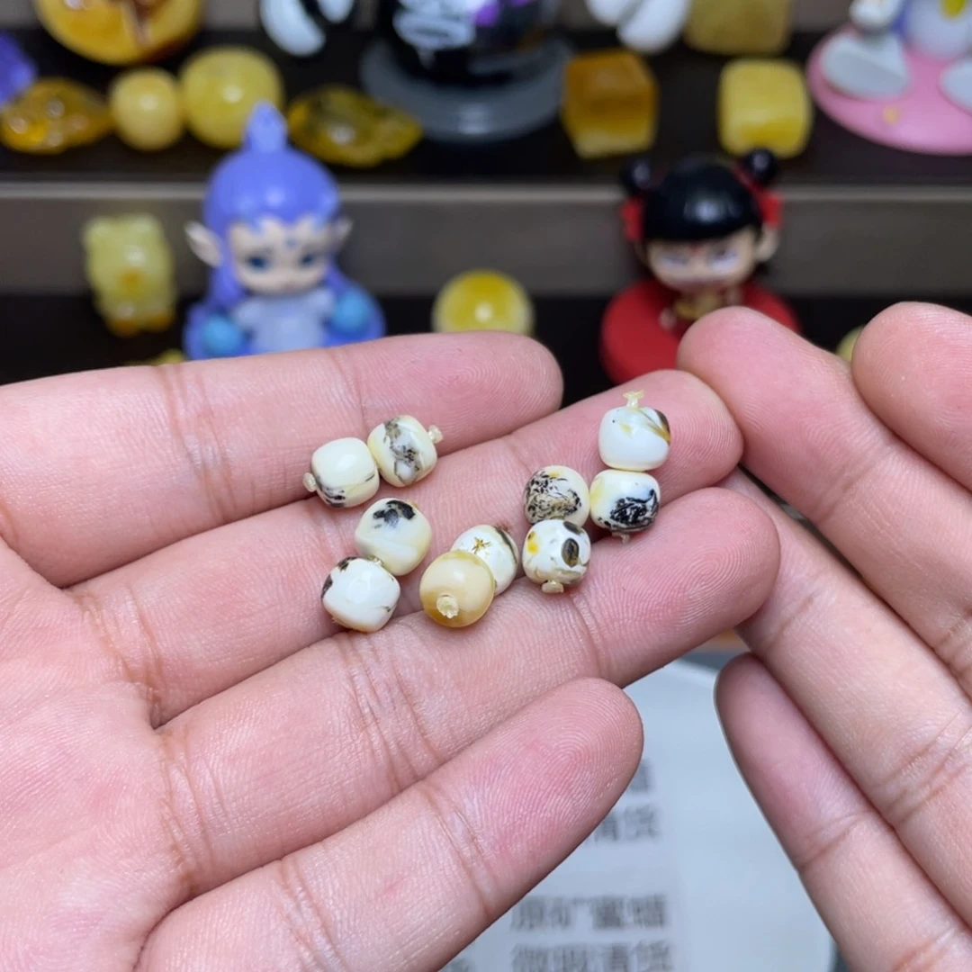 未镶嵌琥珀珠宝奇石多样性发其一