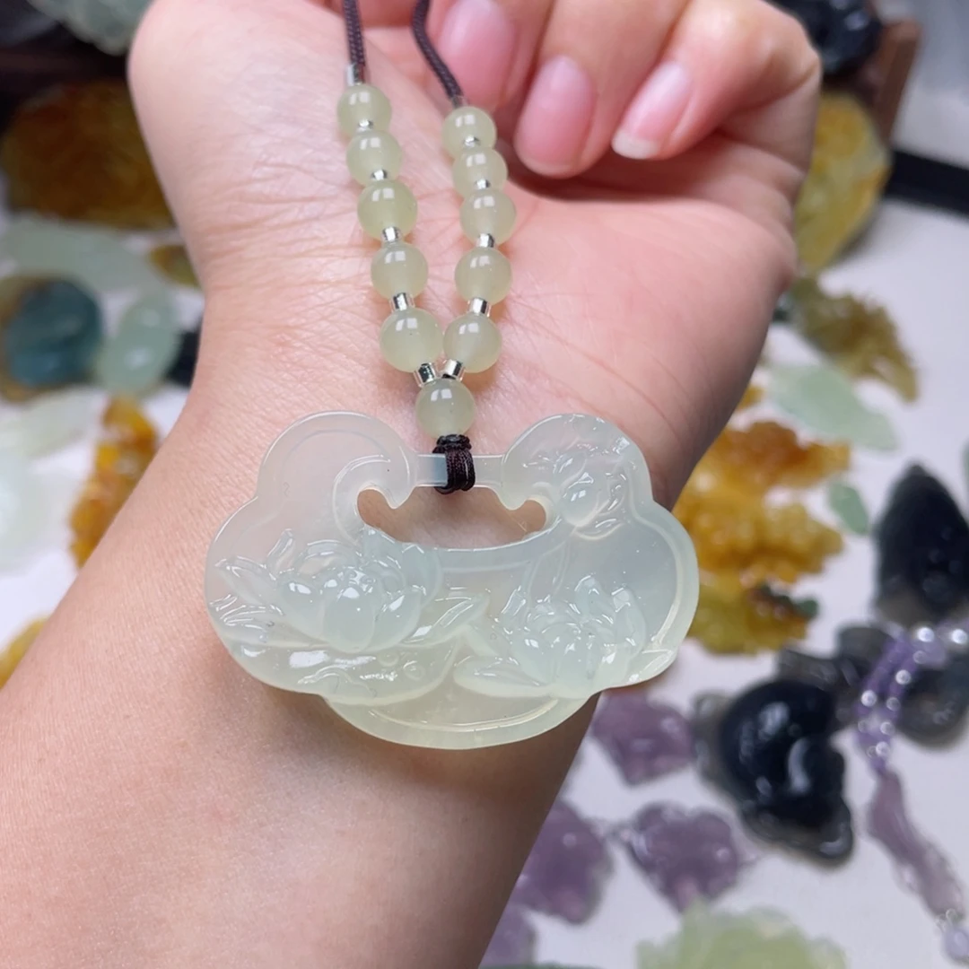 蛇纹石玉颈饰未镶嵌