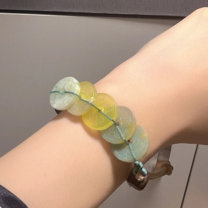 蛇纹石玉未镶嵌五帝钱