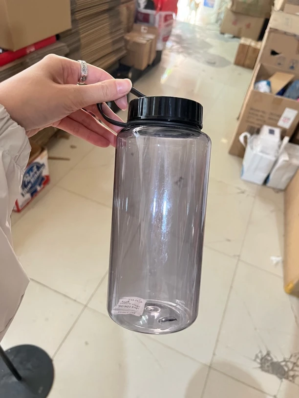 运动水壶黑色带手提1000ml