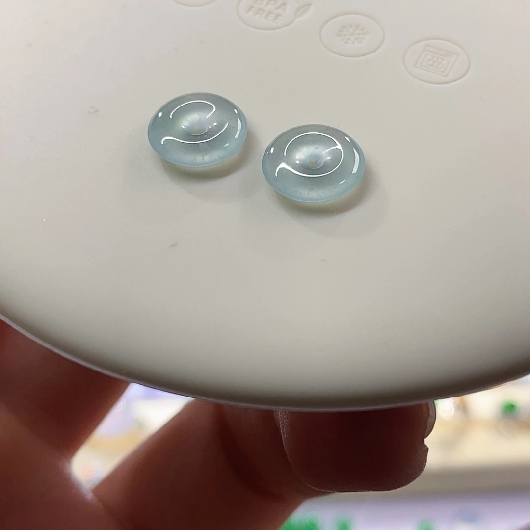 翡翠裸石元旦福利 高冰蓝扣子一对