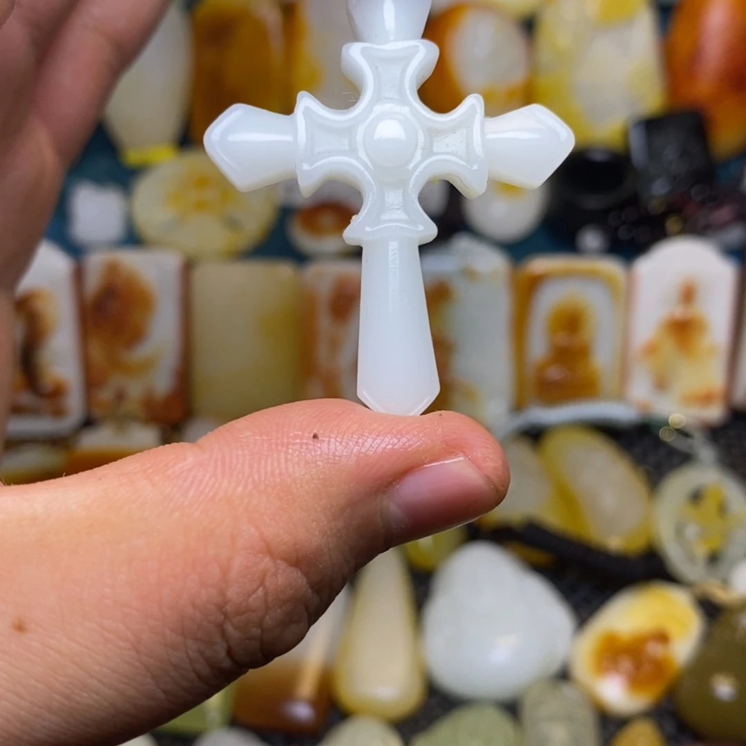 和田玉未镶嵌颈饰