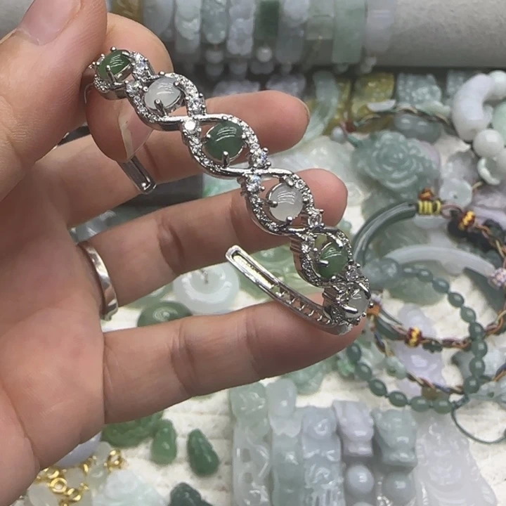 未镶嵌手链翡翠手镯