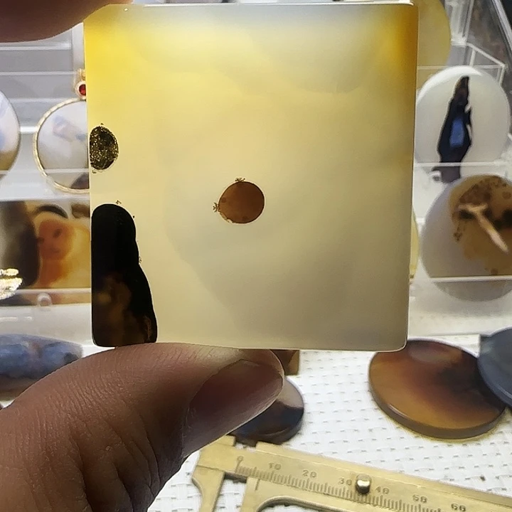 玛瑙/玉髓未镶嵌珠宝奇石