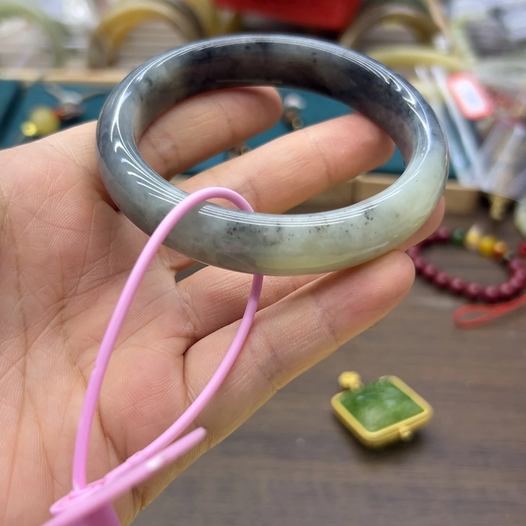 和田玉未镶嵌手镯61.2圈围59