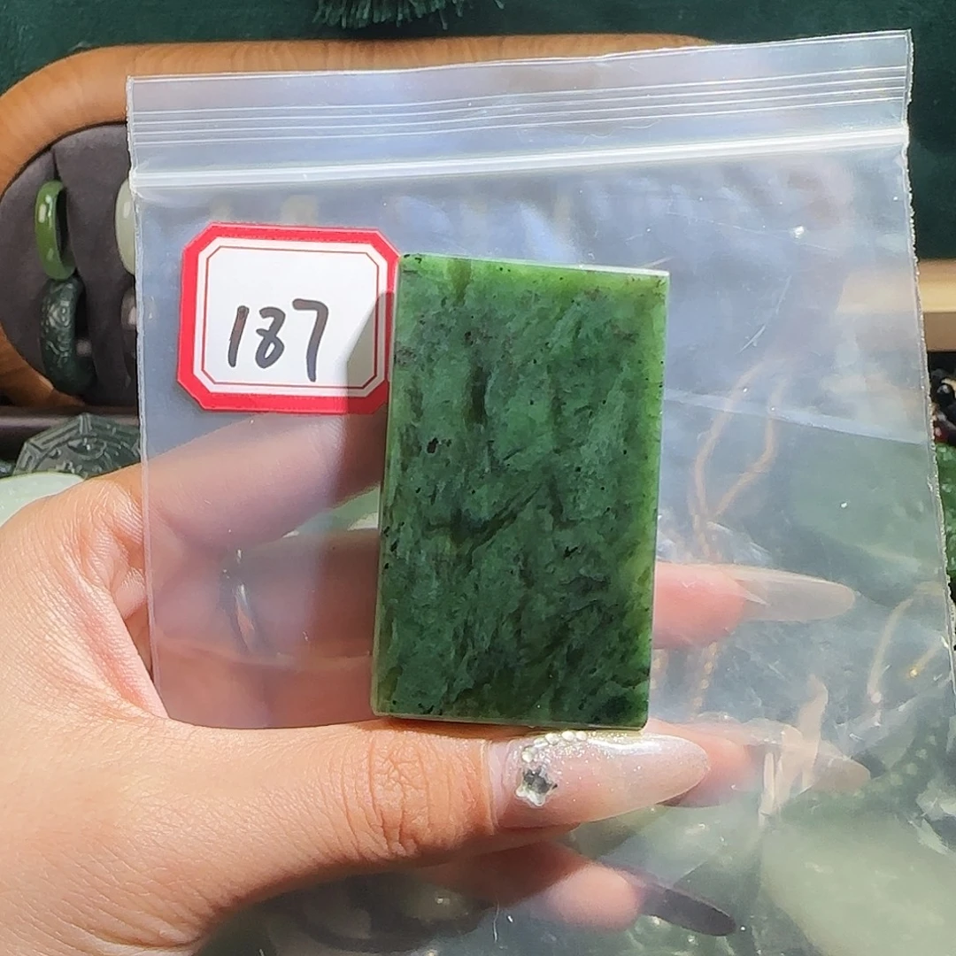 谷***灯和田玉未镶嵌珠宝半成品