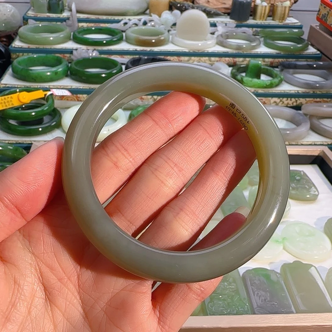 未镶嵌手镯和田玉葡萄紫手镯