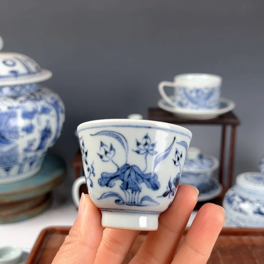 青花一束莲小杯子