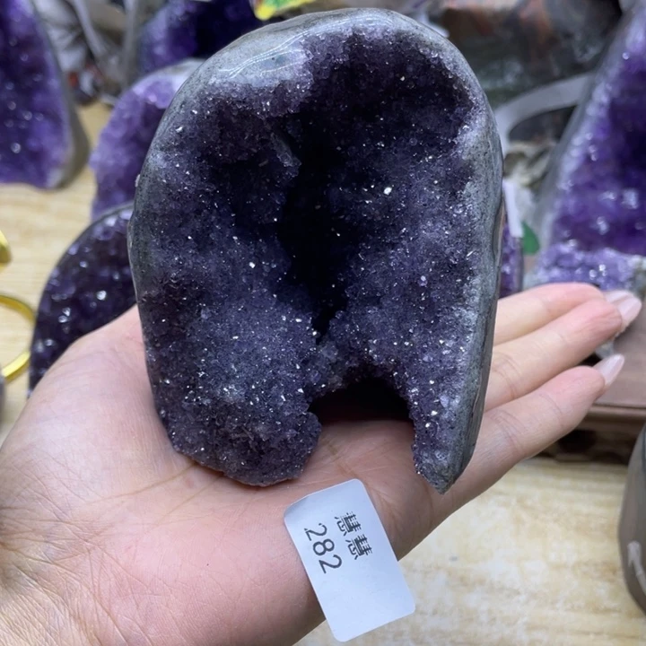 未镶嵌水晶大型摆件（非配饰）