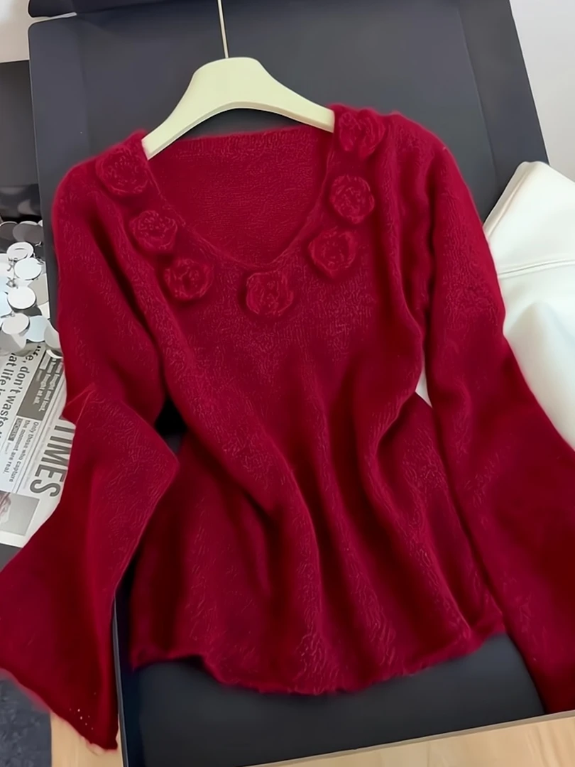 2025秋季新款法式别致立体花朵红色V领针织衫套头显瘦气质上衣