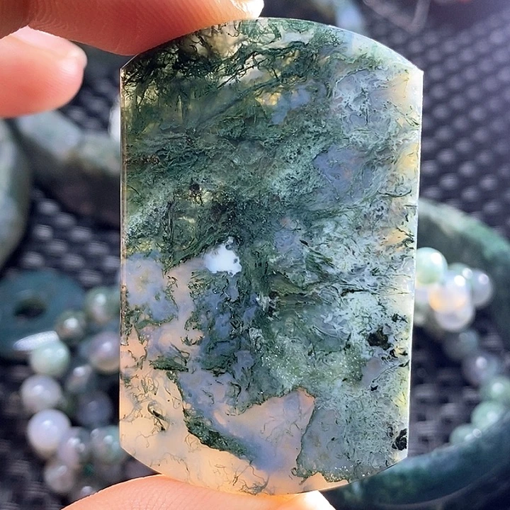 榉***玛瑙/玉髓颈饰未镶嵌