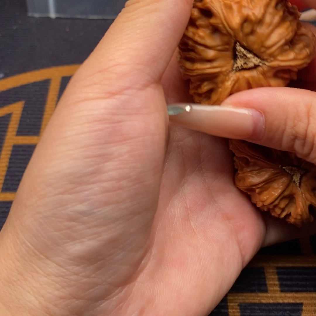 孤***月文玩核桃吊坠白狮子