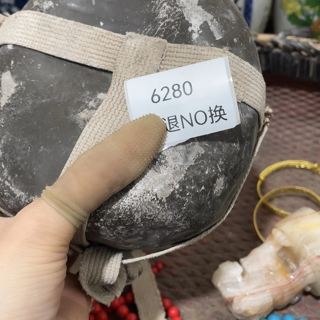 手***进瓷片6280号工艺品