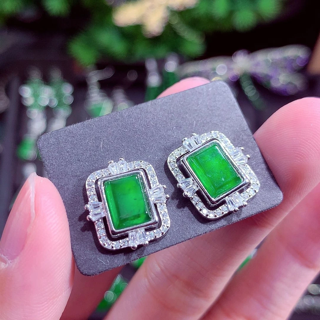 颈饰未镶嵌翡翠天然