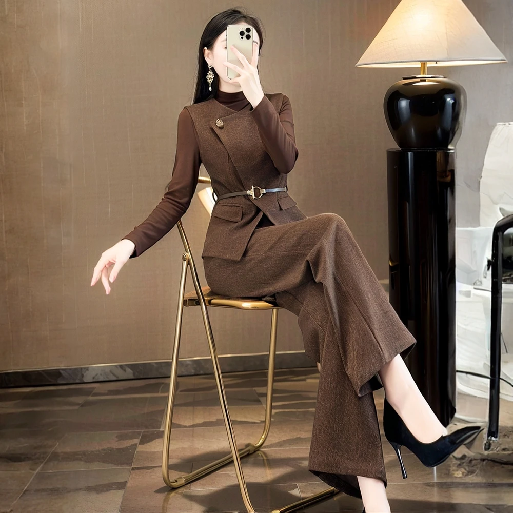 2025年秋季流行风格高知穿搭美拉德色收腰长袖T恤马夹西裤三件套