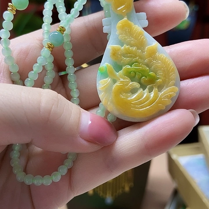 翡翠未镶嵌颈饰吊坠