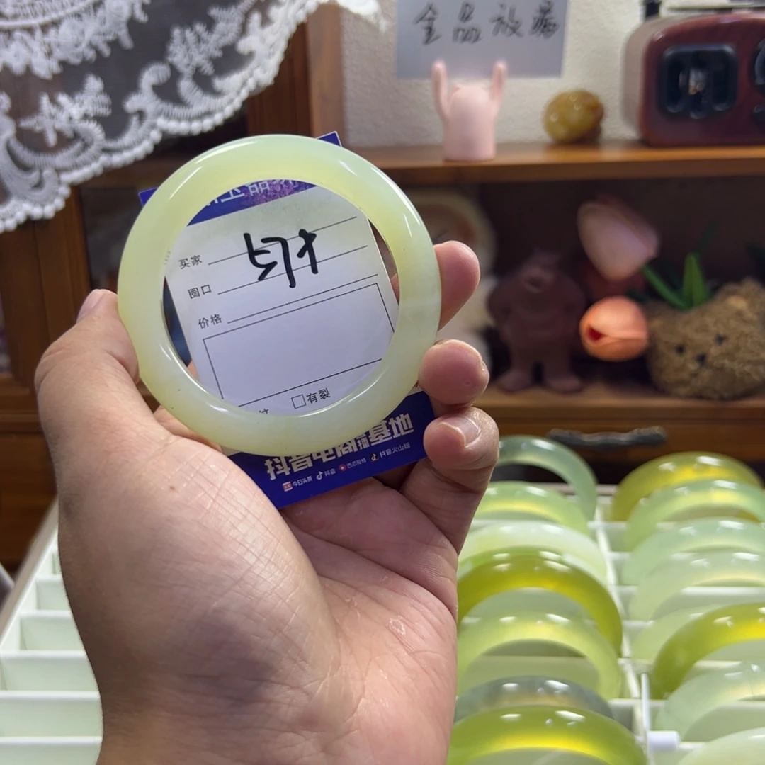 蛇纹石玉未镶嵌手镯111