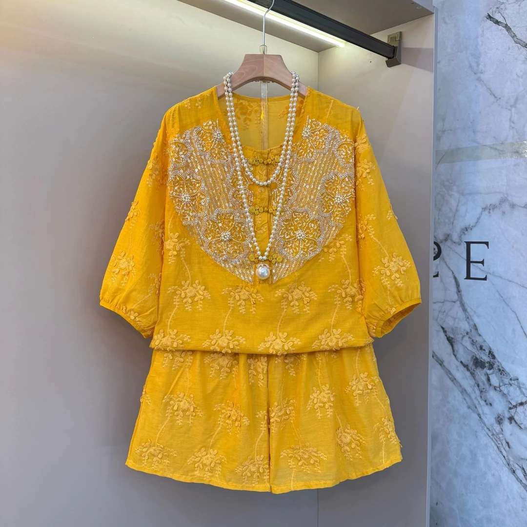 2025新中式重工钉珠圆领盘扣浮绣上衣短裤大码时尚洋气两件套0118