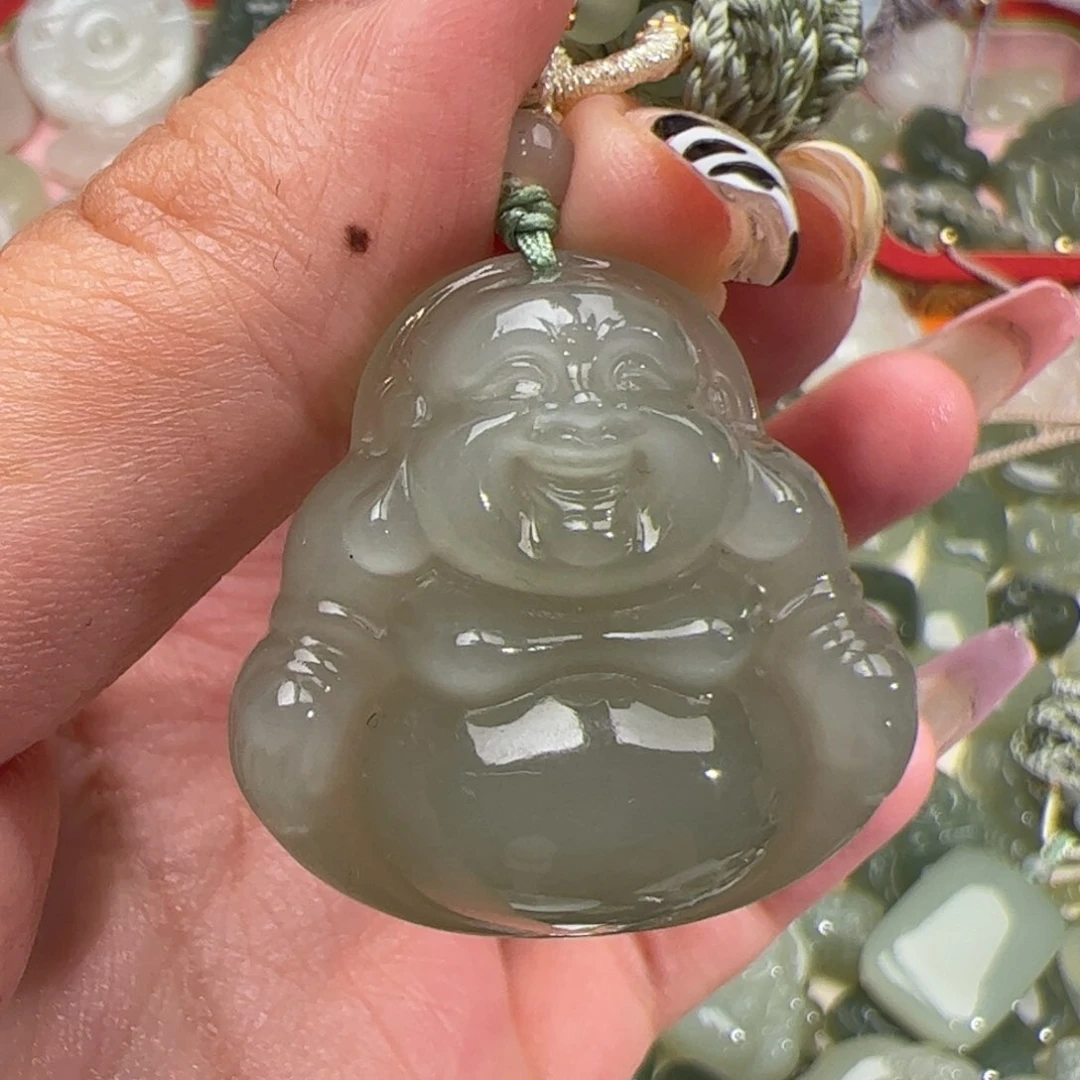 和田玉颈饰未镶嵌巴****）