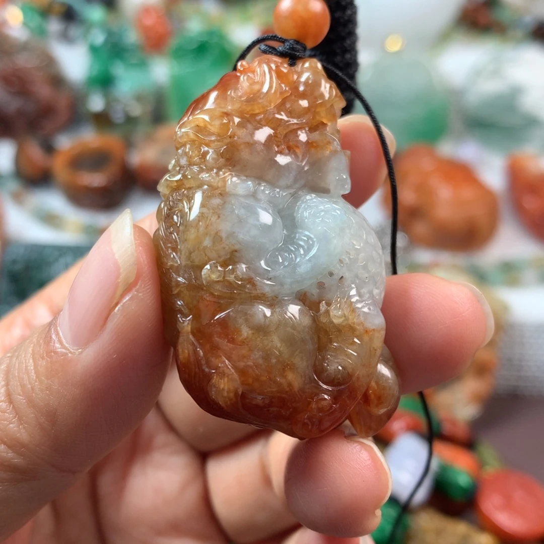 翡翠未镶嵌颈饰挂件