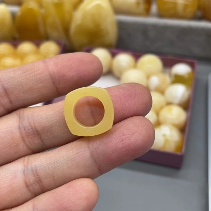 未镶嵌琥珀裸石蜜蜡