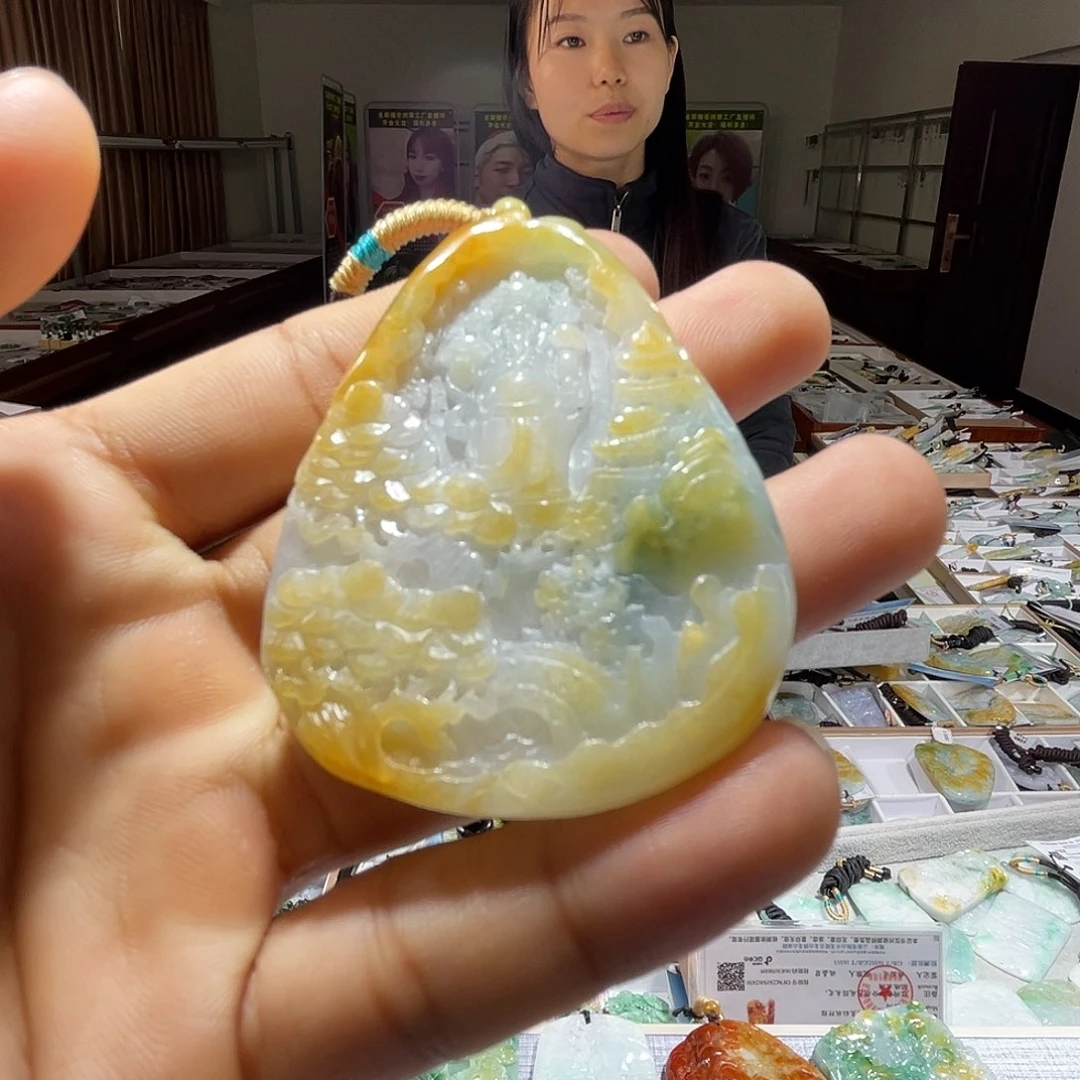 翡翠未镶嵌颈饰一