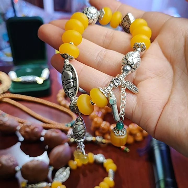 琥珀未镶嵌手链蜜蜡藏式搭配