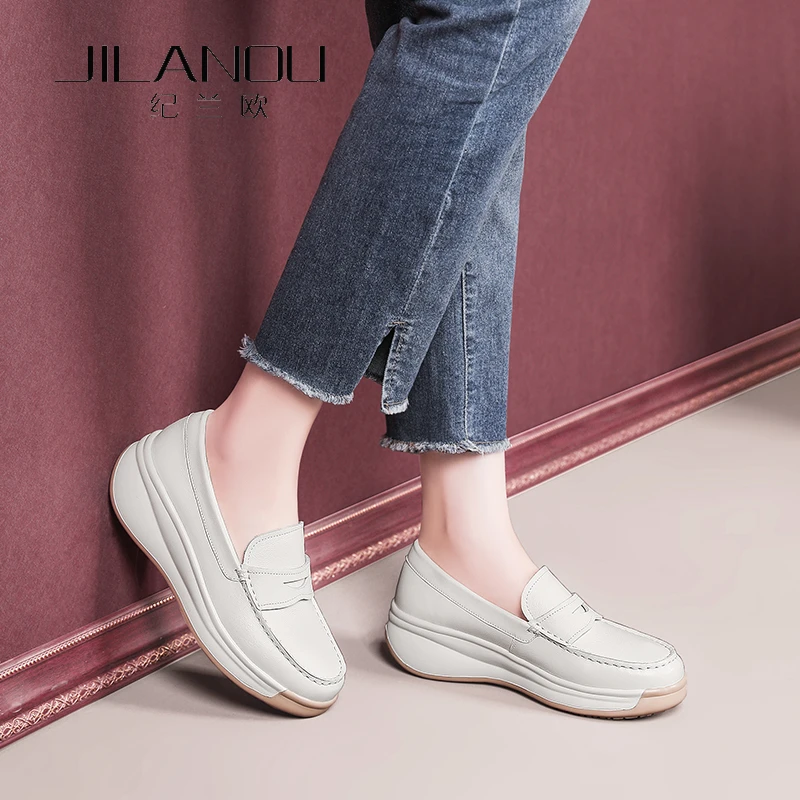 2025春新款妈妈鞋软底舒适乐福鞋防滑厚底摇摇女鞋休闲真皮单鞋女