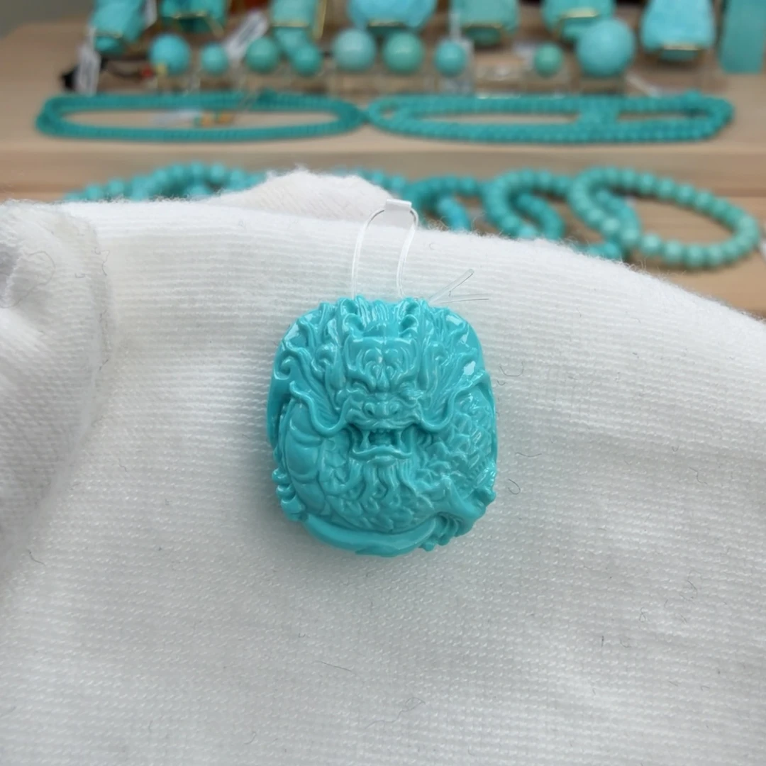 绿松石未镶嵌珠宝奇石