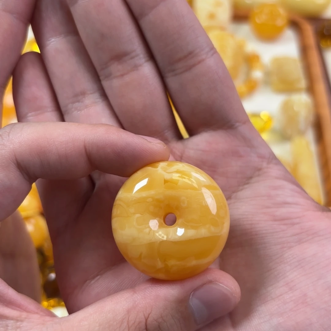 卡***啦蜜蜡未镶嵌裸石平安扣