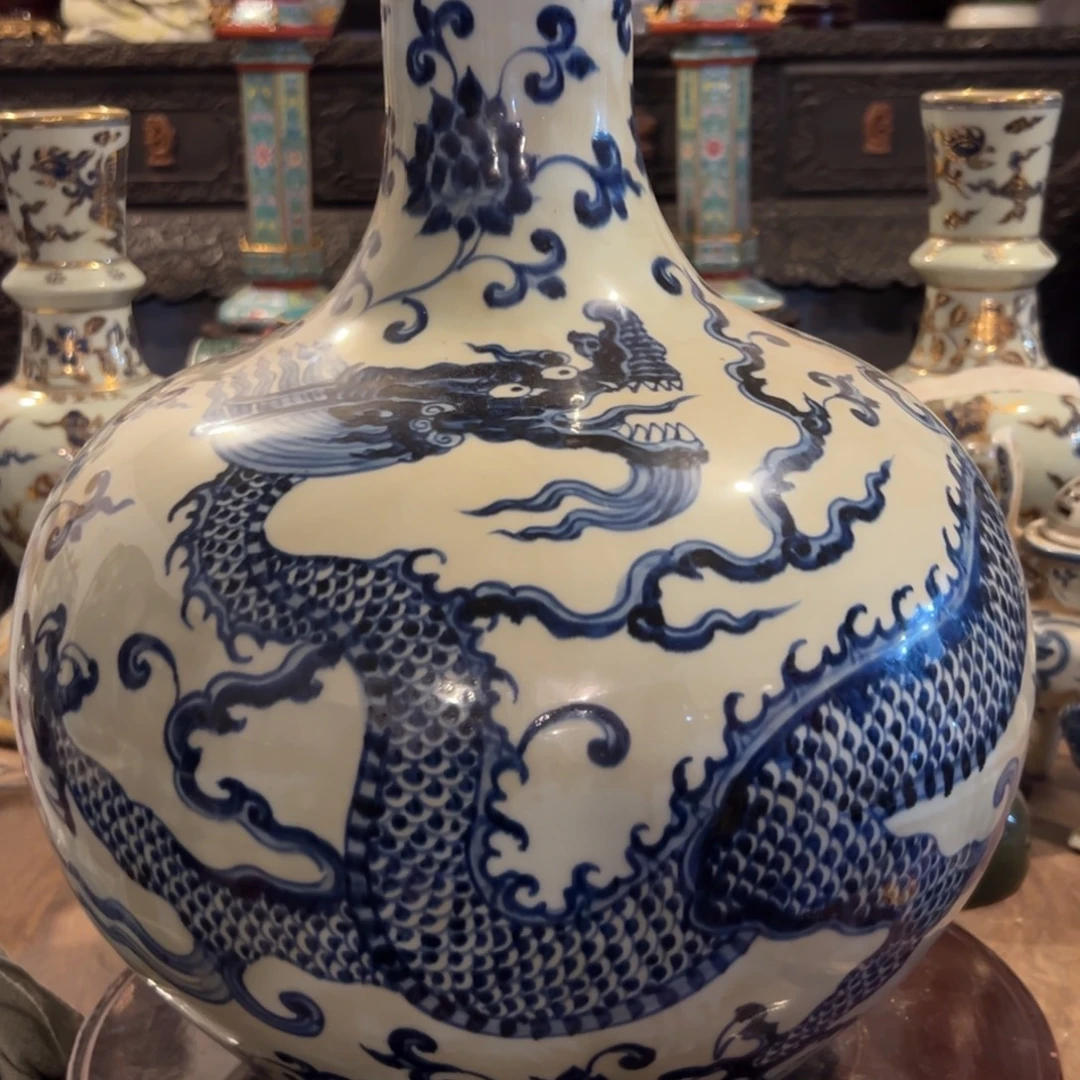 威***电精品青花瓷器收藏店铺名