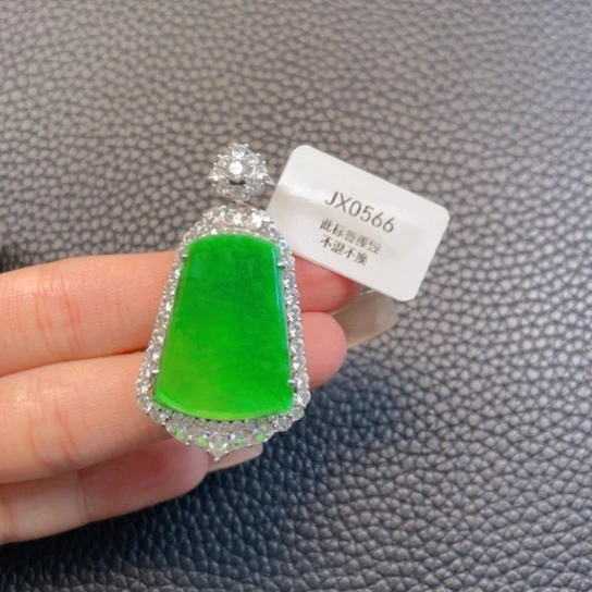 【闪购商品】颈饰银S925镶嵌翡翠