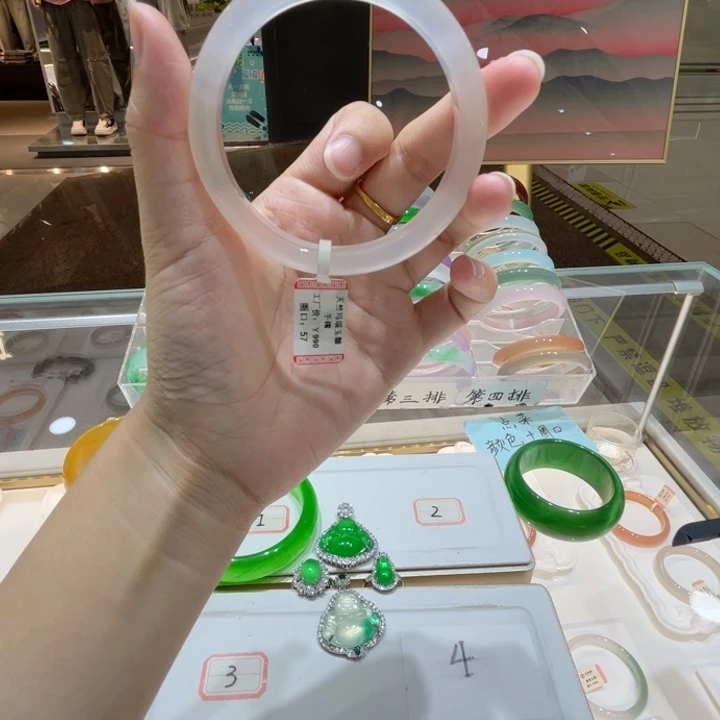 翡翠未镶嵌颈饰翡翠手镯