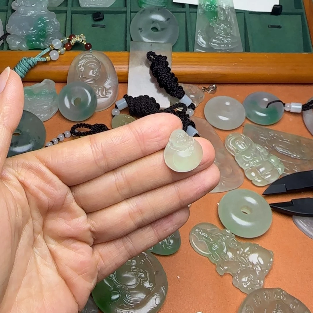 翡翠未镶嵌颈饰翡翠佛公