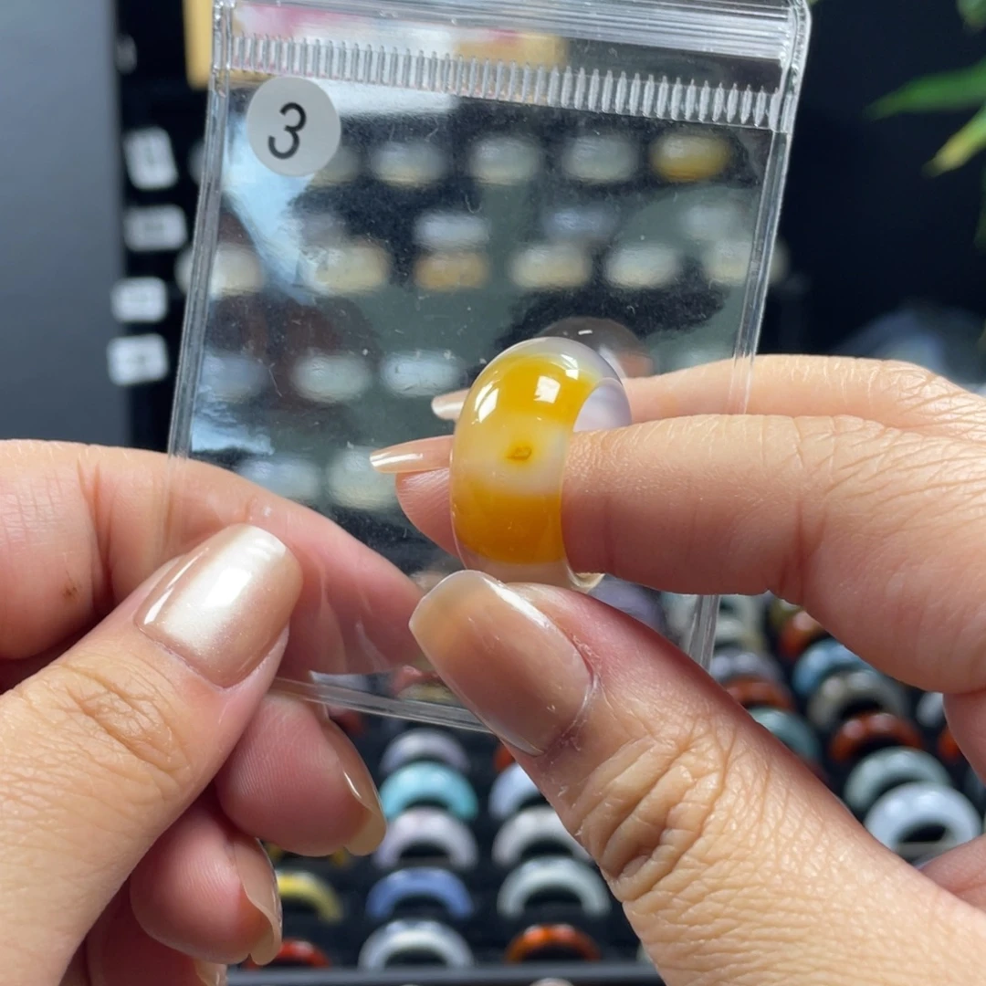 玛瑙/玉髓未镶嵌戒指3号港码18直径18.2（非质量问题.不退不换）
