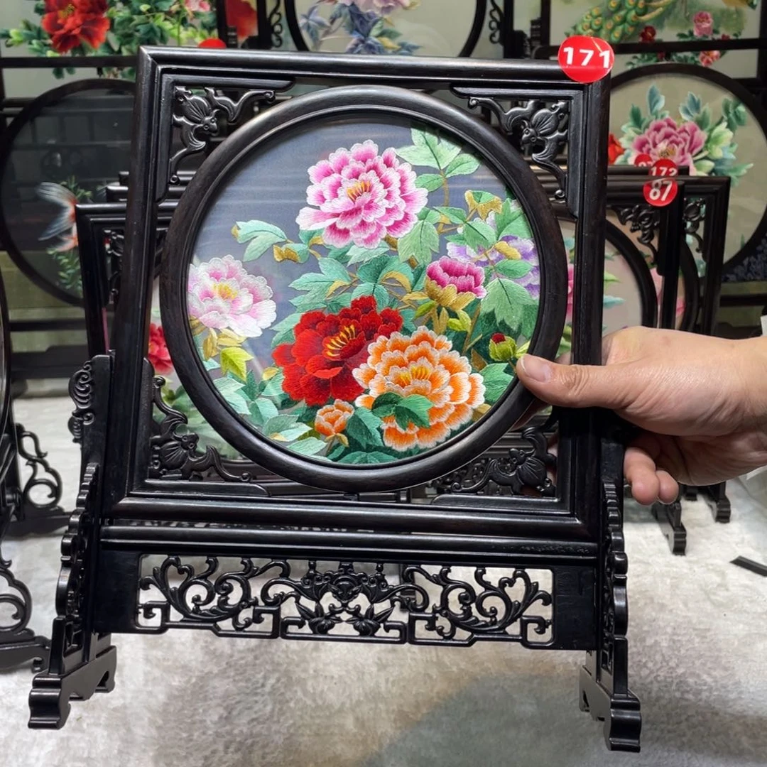 刺绣非遗传承摆件