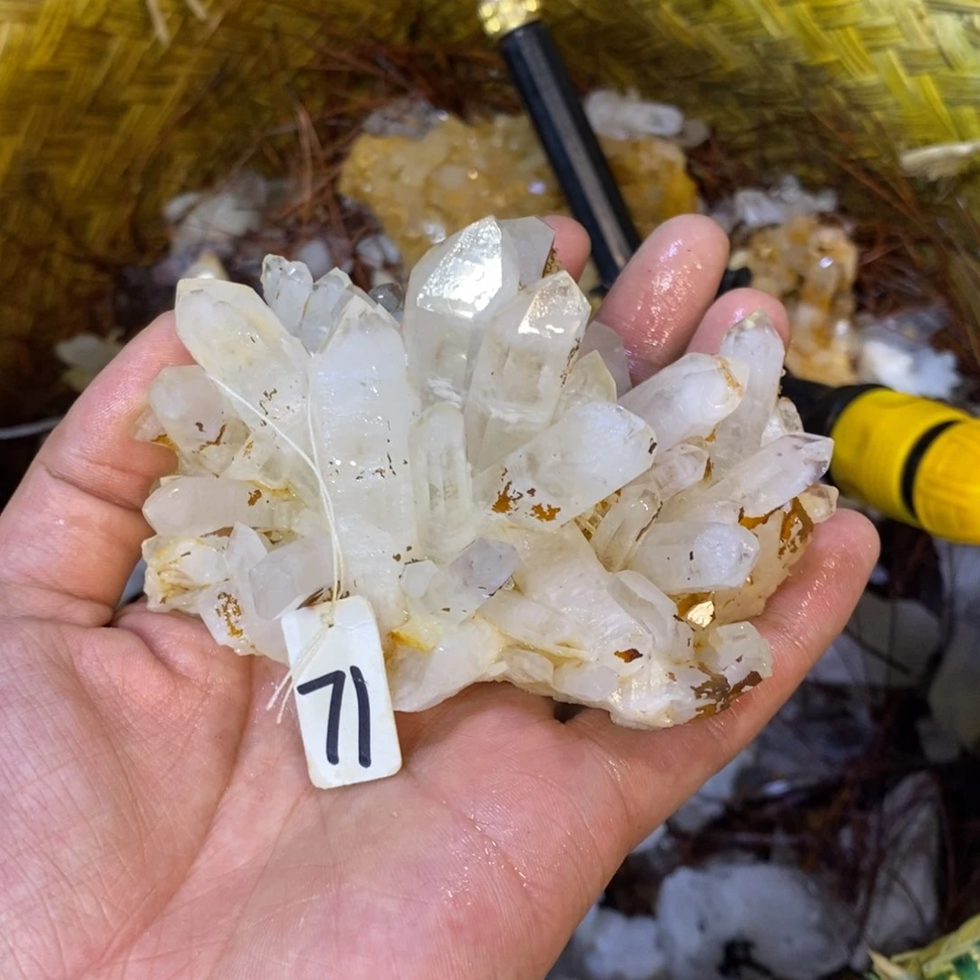 水晶原石摆件未镶嵌水晶应**住